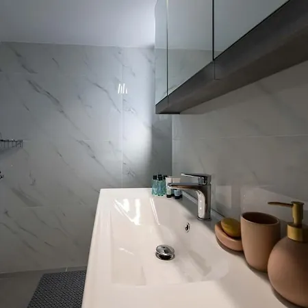 Skyhigh Haven Apartman