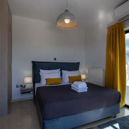 Skyhigh Haven * Kalamata